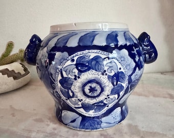 Vintage Hand Painted Blue on White Chinese Vase Vessel. Chip on the rim. Frog handles.  Chinoiserie style.