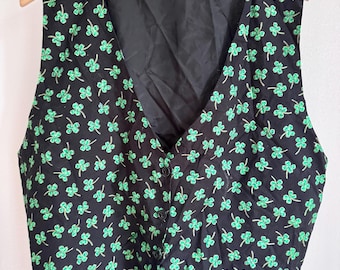 Vintage 111 Main Clover vest. Saint Patrick’s Day. Ireland. Irish. Green. Buttons. No size tag.