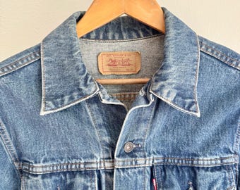Vintage 80-90's LEVIS Distressed Trucker Jacket 70506 0216 Denim