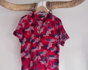 Free Planet Men’s L Patriotic Red/White/Blue Shirt Stars. USA Shirt. Independence Day. BBQ. July 4th. Fireworks.
