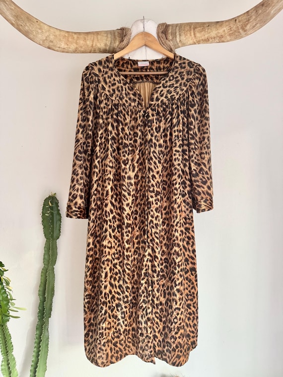 Vintage Simply Basic Leopard Print Soft Velvet Ho… - image 2