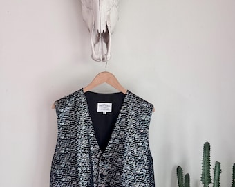 Vintage Music Themed Vest. Jeremy Stevens Formal Wear Iridescent Rainbow notes XL Men’s Vest. Music Teacher. Music Gift. treble clefs, quart