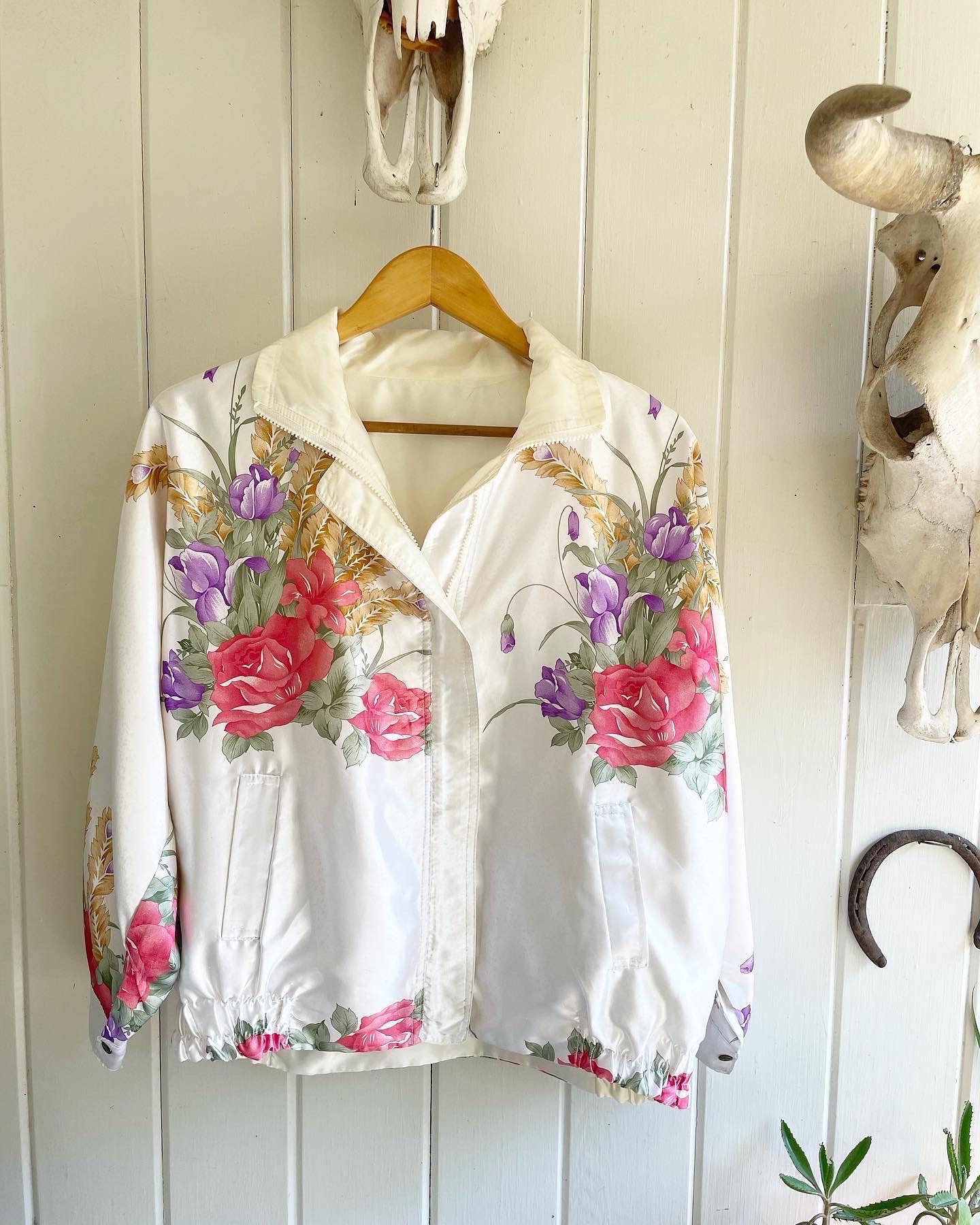 Vintage 1990s Floral Reversible Satin Full Zip Jacket. Seoul Vintage 1990s Floral Reversible Satin Full Zip Jacket. Seoul