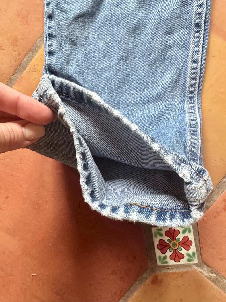 Vintage Mom Jeans USA Wrangler Jeans Womens Blue Cotton. Perfectly worn in. Tag is worn. image 5