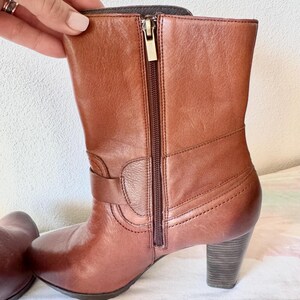 Clarks Indigo Lida Sayer Leather Side Zip Heeled Ankle Boots 64504 Womens 9.5 M. Pre owned. image 4