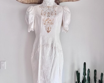 Vintage Jessica McClintock Bridal Dress Sz 8 Cream Lace Brocade Peplum Puffed Sleeves. Beaded Lace 3/4 Fitted Retro Wedding Dress. 1980’s.