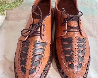 Vintage Mexican Leather Shoe. Handmade shoes. Formal Huarache for Party. Traditional Mexican Shoe. Leather two toned. Laces.