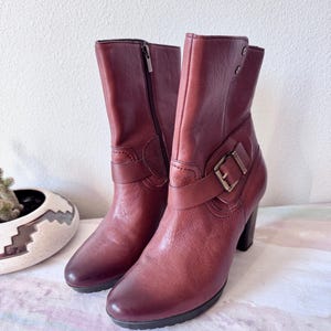 Clarks Indigo Lida Sayer Leather Side Zip Heeled Ankle Boots 64504 Womens 9.5 M. Pre owned. image 5