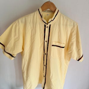 Classic Mexican Men’s Guayabera Button Up Yellow Colored Shirt. Beach Wedding Manta Shirt / Short Sleeves Button up.