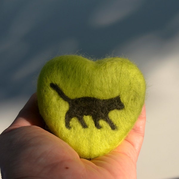 Felted Soap Green/Yellow Heart with Grey Cat (Crisp Anjou Pear)