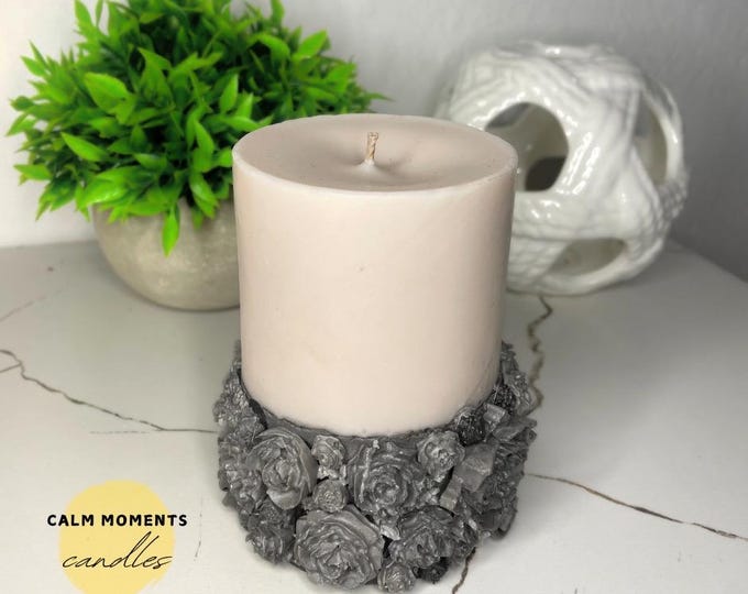 Elegant Floral Soy Wax Candle in Concrete Pillar - Modern Home Fragrance