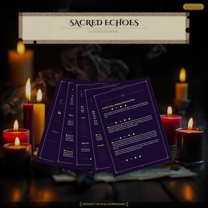 Könnte beinhalten: Ein geführtes Tagebuch mit dem Titel "Sacred Echoes" mit dunkelviolettem Einband und goldenen Akzenten. Das Tagebuch ist geöffnet, um Seiten mit Text und Grafiken zu zeigen. Angezündete Kerzen in Rot- und Gelbtönen umgeben das Tagebuch und schaffen eine mystische Atmosphäre.