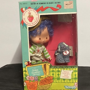Crepe Suzette with Eclair pet.  Friend of Strawberry Shortcake.  Vintage Kenner 44910