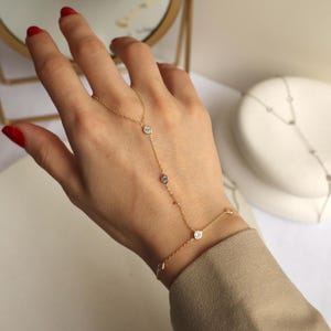 Silver Hand Chain, Bridal Hand Chain Bracelet, Silver Sahmaran, Finger Bracelet, Dainty Hand Chain Bracelet, Bezel Diamond Hand Chain