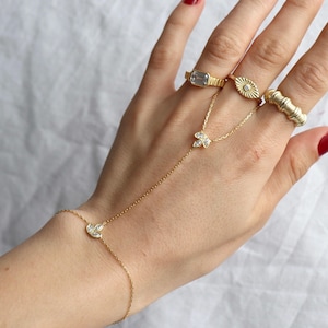 Silver Elegant  Lotus Shahmaran Bracelet, Bridal Hand Chain Bracelet, Symbol of Purity & Transformation Sahmaran, Bezen Cz Hand Chain