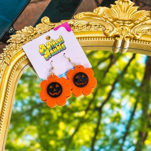 Spooky Jack-o&#39;-Lantern Daisy Earrings: Halloween Statement Jewelry