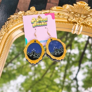 Velaris Mountain Scene Earrings, ACOTAR Inspired Jewelry, Ornate Gold Frame Earrings, Night Court Fantasy Earrings, Fantasy Reader Gift