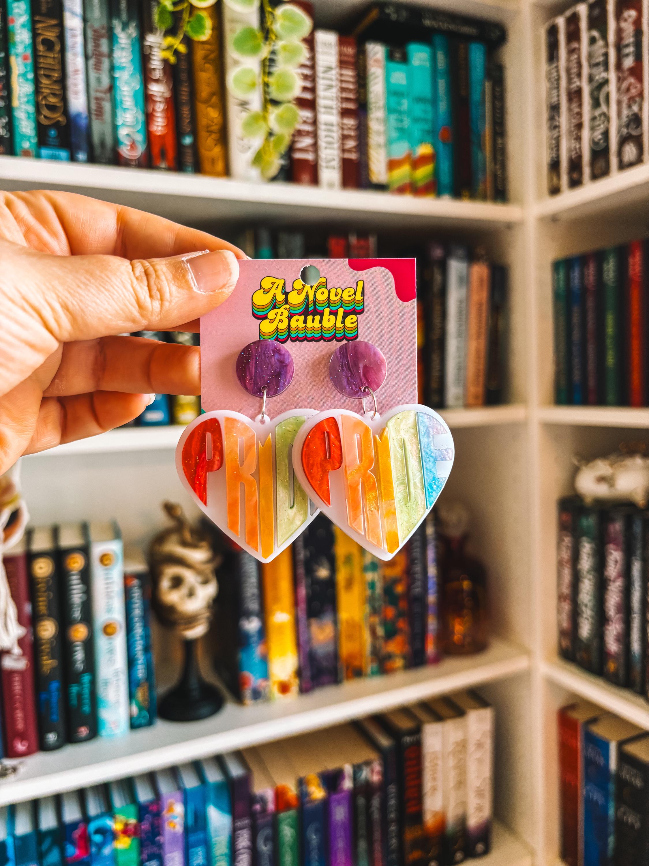 Orecchini a perno a forma di cuore con bandiera arcobaleno LGBTQ per il