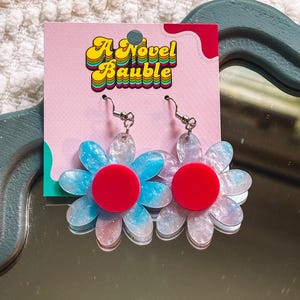 Retro Flower Statement Earrings, Sparkly Acrylic Daisy Dangles, Lightweight Funky Jewelry, 70s Y2K Festival Earrings