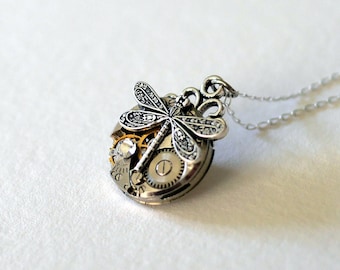 Pendentif Ancienne montre année 50 petite libellule argenté et Swarovski diamant ( petit modèle )