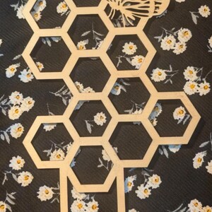 Bienenwabe Schmetterling aus Holz Boho Pflanzengitter | Mehrere Größen | Zimmerpflanze, Zimmergitter, niedlich, Boho, Schmetterlinge, Pflanzenliebhaber