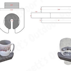 Pu&ograve; includere: Un piano da tavolo in legno con due portabevande. Un portabevande &egrave; progettato per una tazza o un mug, l'altro per un bicchiere. I portabevande sono fissati al tavolo con una staffa metallica. Il piano del tavolo &egrave; di colore grigio scuro.