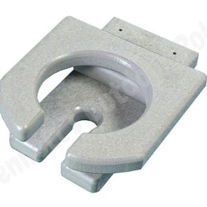 Pu&ograve; includere: Un porta bicchieri in plastica grigia con due aperture circolari. Il porta bicchieri &egrave; progettato per essere montato su una superficie.