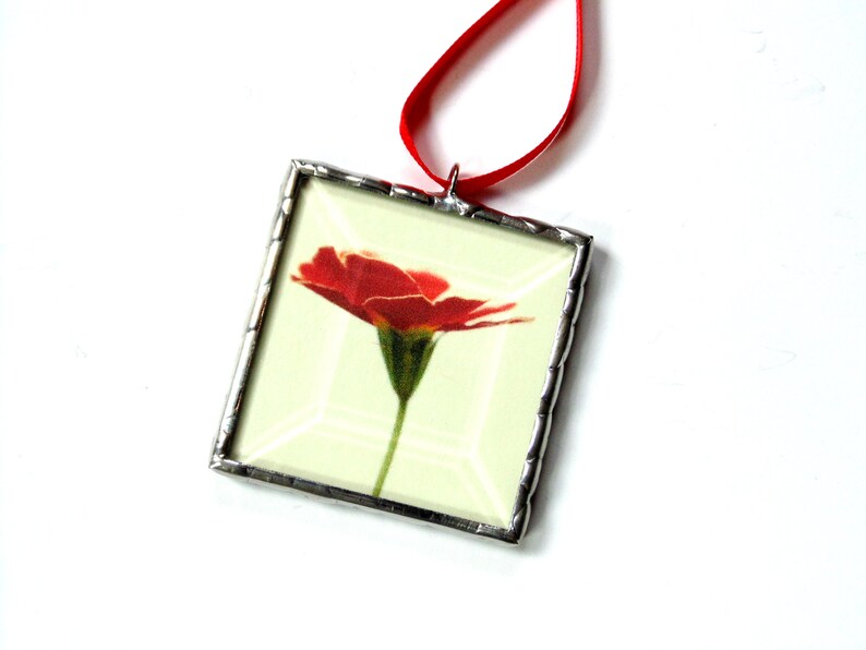 Red flower ornament mini wall decoration, gardener gift, Mothers day present for her zdjęcie 1