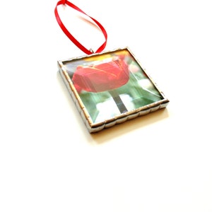 Red tulip flower, photograph ornament framed in stained glass, everlasting flower gift for mom Bild 5