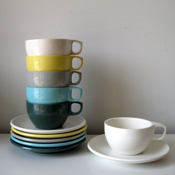 1950 1960 MELMAC melamine watertown lifetime pastel picnic / outdoor ware - cups and dishes /// modern midcentury