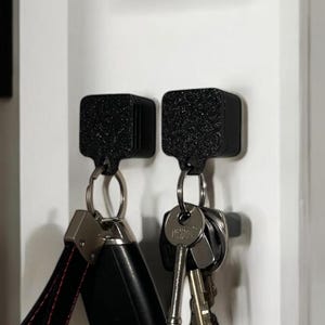 Minimalistic Magnetic Floating Key Holder (2 Pack) – Hidden Magnets & 3M Adhesive Mount