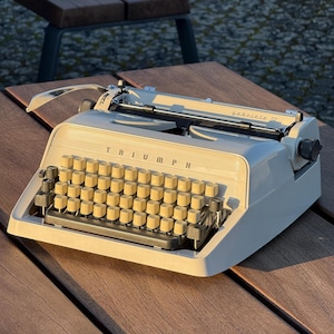 Triumph Gabriele 10 Typewriter, 1960s Writing Machine, Antique Decor, Serviced and Ready to Write, Vintage Typewriter, Gift for writer