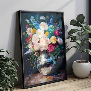 印刷可能なウォールアート、花柄のシルバーディスコボール、花柄のマキシマリスト絵画、トレンディなミラーボールのプレッピープリント、ムーディな花柄プリント