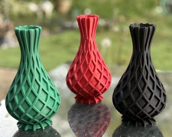 Elegant Black Spiral Vase – 17 cm Tall | Modern Home Decor Accent Flower