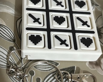 Minecraft Tic-Tac-Toe Keychain Block & Play PixelTacToe Mini Game on the Go Travel-Sized Creeper XO