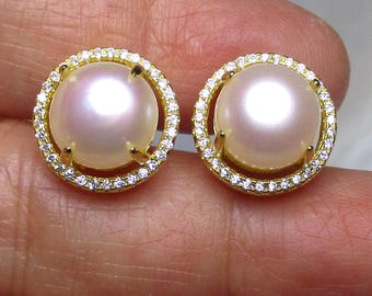 Pendientes de perlas redondas de circonita cúbica de plata de ley chapada en oro de 18 quilates de 13 mm, ideales para novias.