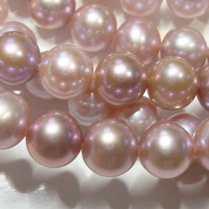 Full 15.5" Strand, Round Freshwater Pearl, True color, Metallic luster Mauve Pink Fresh Water Pearl