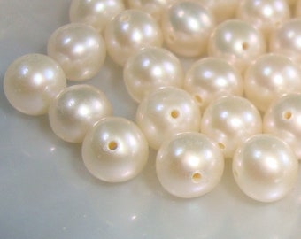 10 Pearls, 5-5.5mm, AAA Lustrous Genuine Round Fresh Water Pearls, Creamy White Akoya Look Round Freshwater Pearl, AAA555