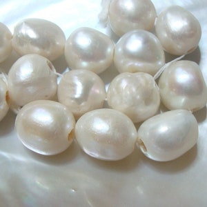 8&quot; strand, 18 Fresh Water Pearls, 8-9x9-11, 2mm hole Gigantic Freshwater Pearl, Baroque Natural Ivory Greamy White, Iridescent, P-0078