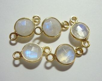 2 piezas, 14 x 8 mm, piedra de 7 mm, colgante de plata de ley con borde biselado de piedra lunar azul hecha a mano y baño de oro.