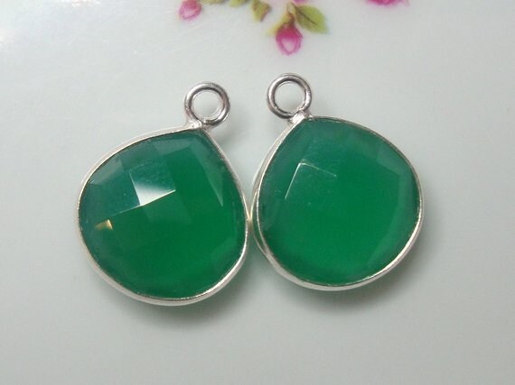 テンプルオブザ・サン★スターリングシルバー グリーンオニキス 2 Pcs, 14x17mm, Green Onyx Sterling Silver Pendant, Handmade