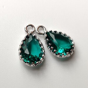 2 pcs, 12x7mm, Emerald Green Teardrop Pendant Charm Dangle, Faceted Glass Teardrop, Frame Glass, Antique Frame Bezel, Silver Rim, PC-0228