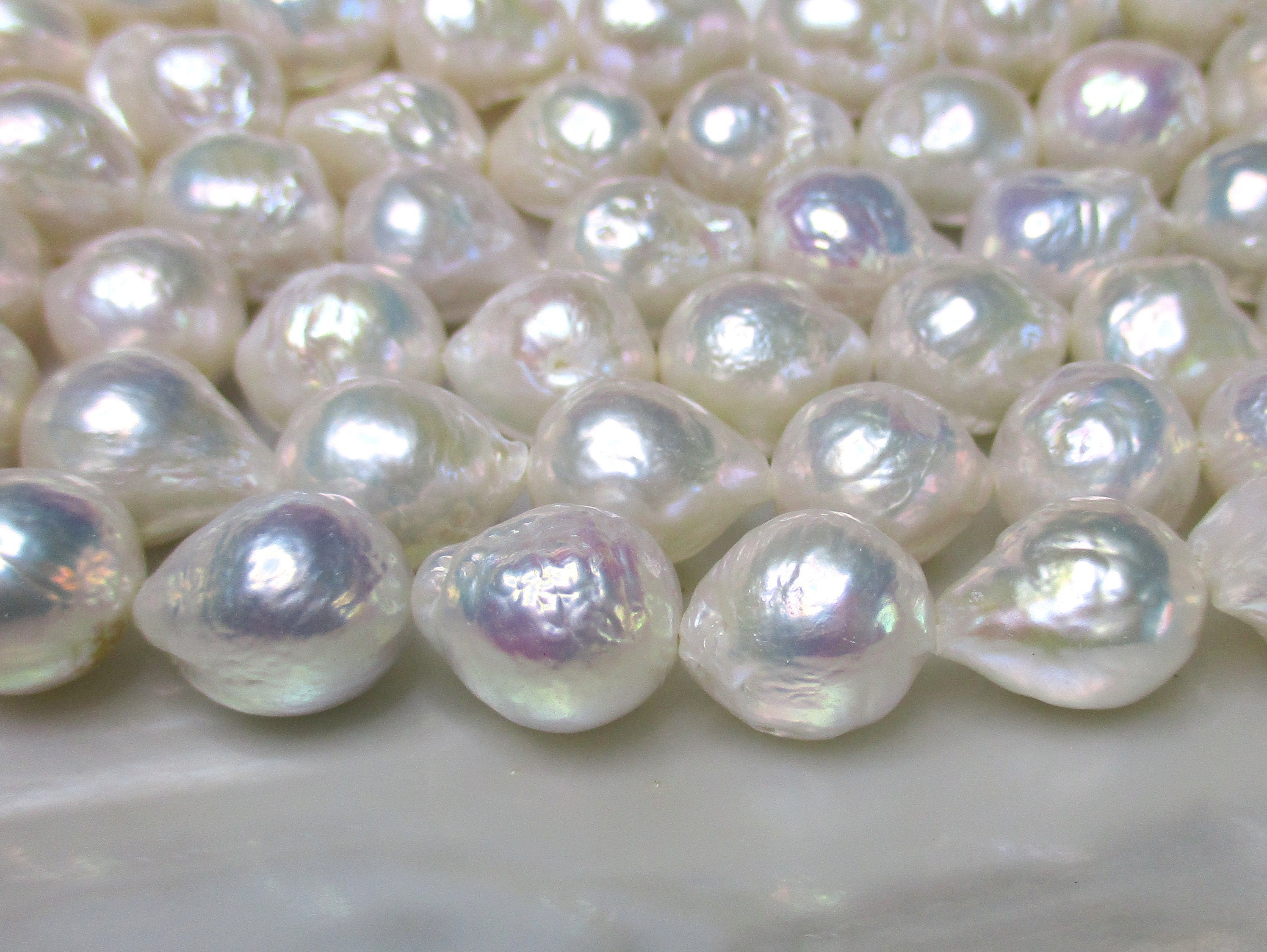 美品♡オッフェン　Offen scallop pearls pattern Petite Swooping Pearl Earrings – Sami Fine Jewelry