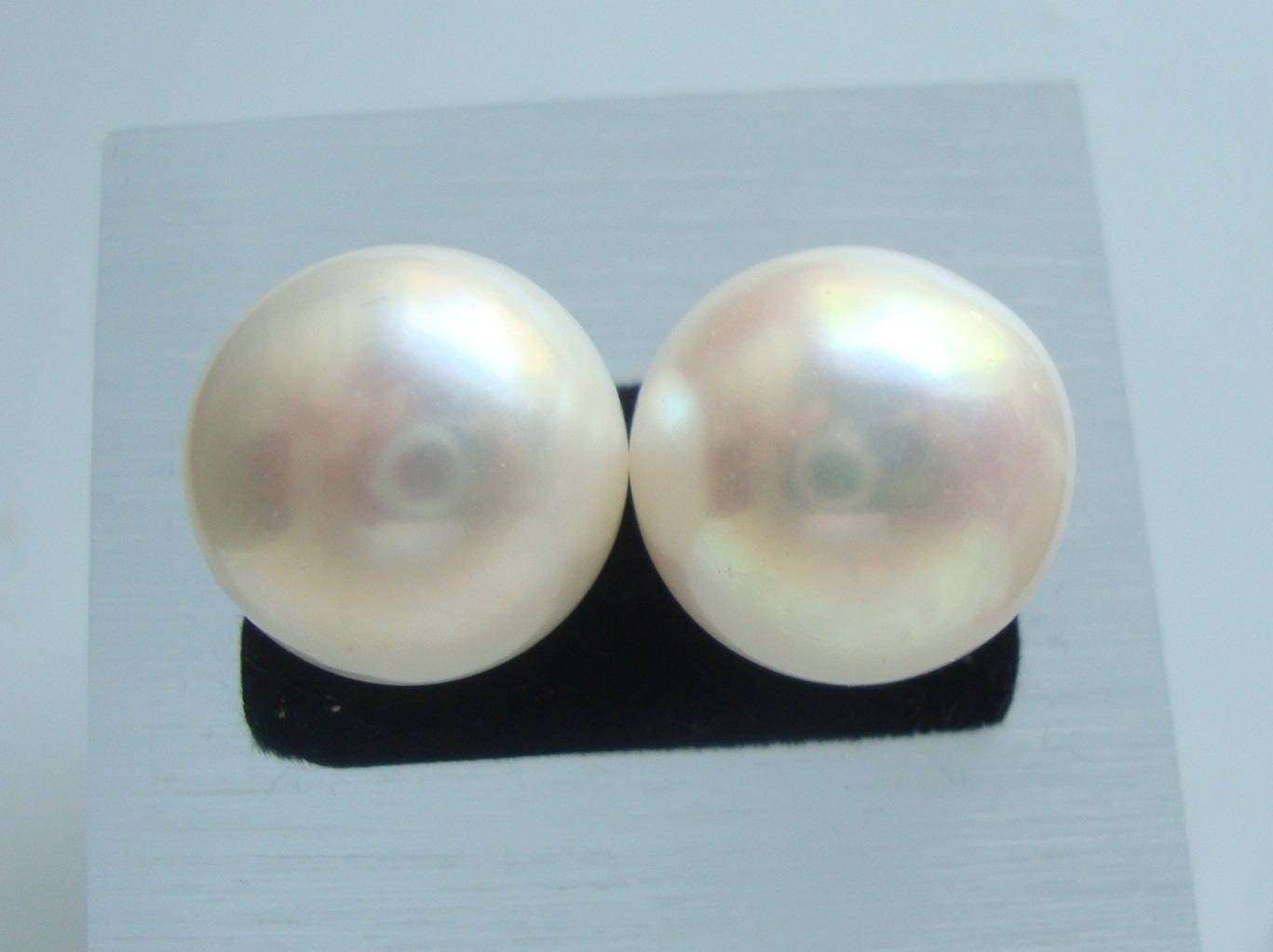 14k Yellow Gold 13-14mm Elegant Button Pearl Stud Earring