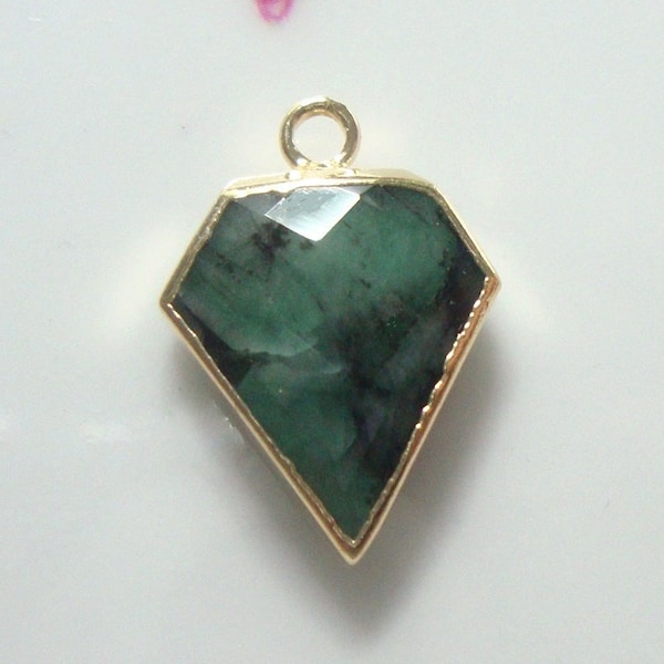 1 pc, 13x14-15mm, Raw Natural Emerald Gold Electroplated Diamond Shape Pendant Finding, Faceted Eemerald Charm, GS-0195-5