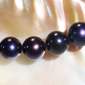 4 pearls, 8.5-9.5mm, Freshwater Pearl, STUNNING Genuine Peacock Round Fresh Water Pearls, Black Blue Green Purple Peacock, PC1