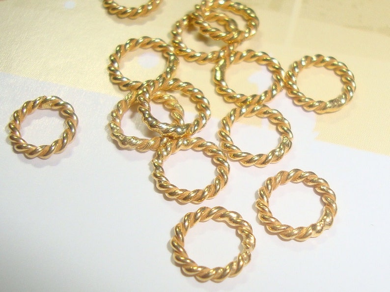 10 pcs, 6mm, 18ga gauge, Handmade Gold Vermeil Twisted wire closed Jump Ring, Spacer image 4