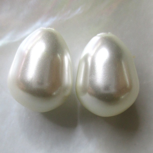 2 pcs, South Sea Shell Pearl Teardrop Briolette, half drilled, White Drop Pearl, perfect for bridal design, 10x13mm, SP-0063