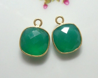 Charm de ónix verde hecho a mano con bisel, plata de ley bañada en oro, cojín facetado de 10 mm (1-2 unidades)