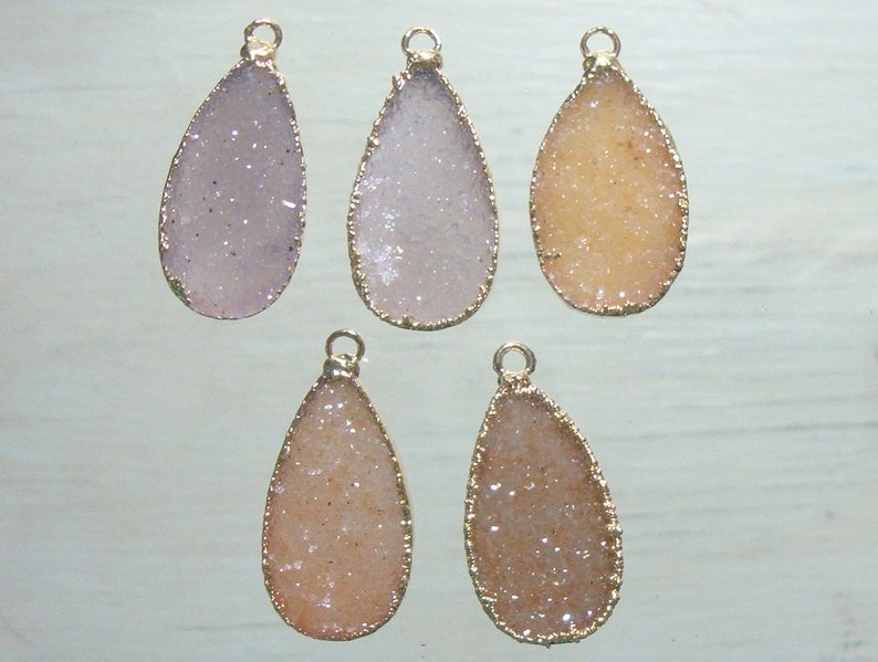 Sale 15/% Natural Light Lavender Agate Druzy Drusy Crystal Quartz 30x15mm Druzy Tear Drop Gold Electroplated Pendant j26-29